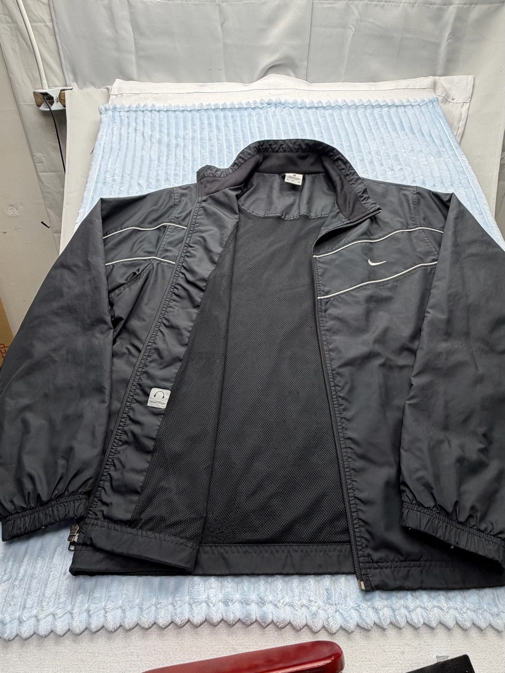 Nike Black Men's Performance Zip-Up Jacket with Reflective Trim